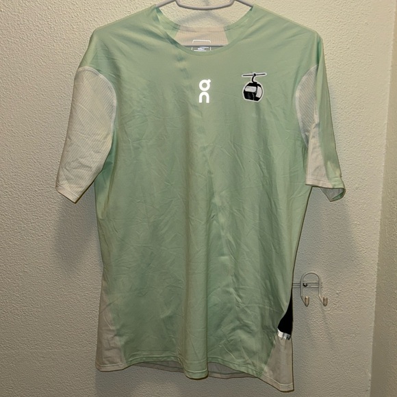 On Running Ultra T Running Shirt - Picture 1 of 4